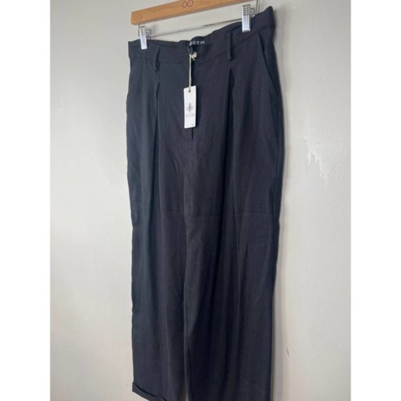 Just Be Queen Kai Pleated Ankle Straight Pants Women's Black Size: Medium NWT - Picture 3 of 10